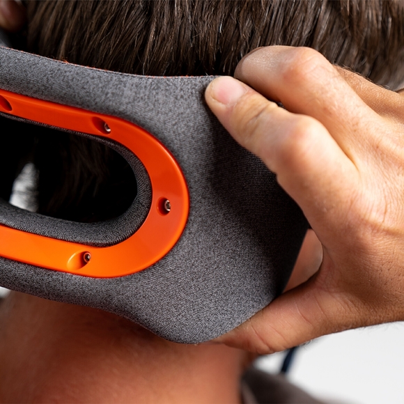 BULLBIRDCOMMUTER TRAVEL PILLOW + COVER BUNDLE - Picture 8 of 9